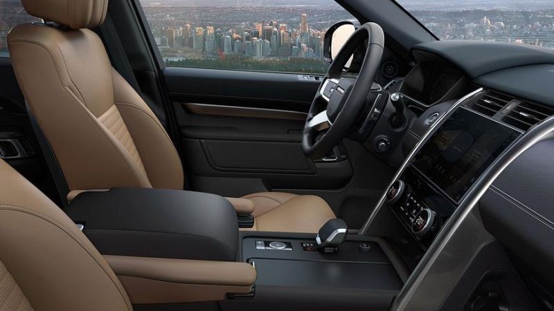 Теряющий клиентов Land Rover Discovery могут превратить в минивэн