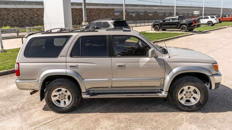 Toyota 4Runner (N180) с небольшим пробегом продают в США