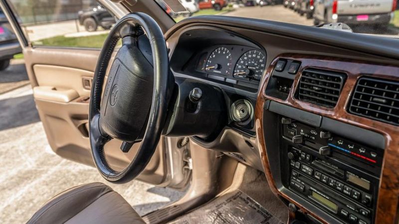 Toyota 4Runner (N180) с небольшим пробегом продают в США