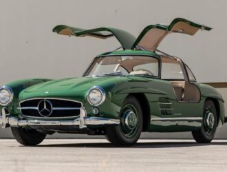 Уникальный 300SL Gullwing пустят с молотка