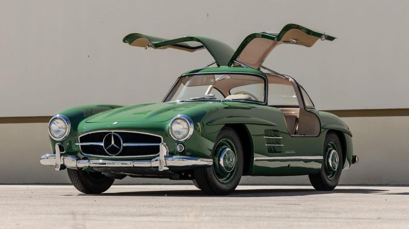 Уникальный 300SL Gullwing пустят с молотка