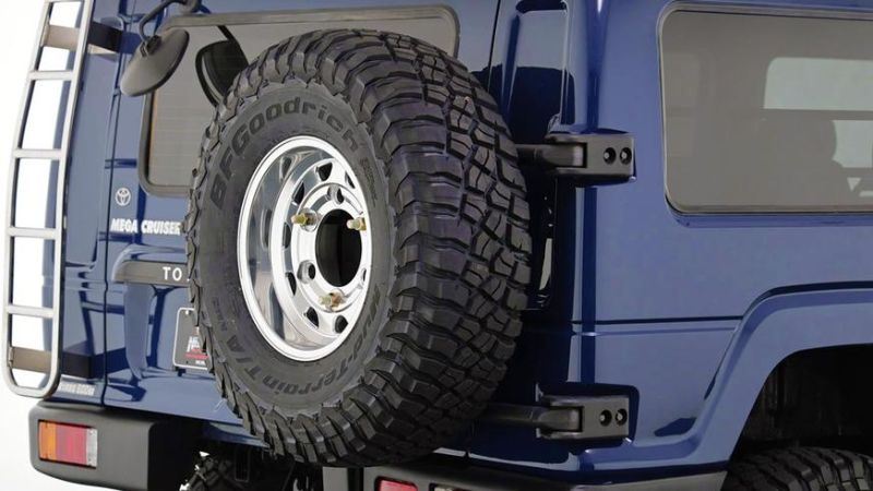 Редчайший Toyota Mega Cruiser не вызвал ажиотажа на аукционе