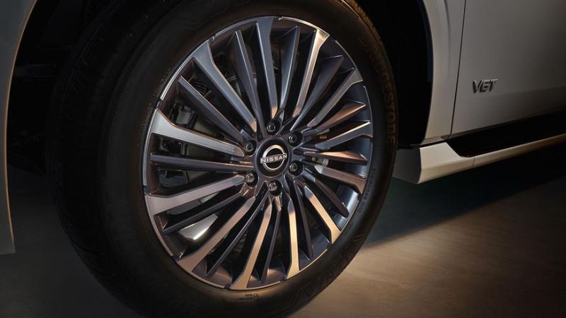 Седьмое поколение Nissan Patrol: рама и турбомотор на 425 сил