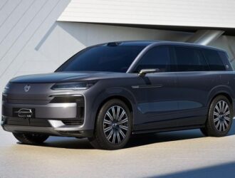 Большой кроссовер Denza N9 от BYD. Первые товарные фото