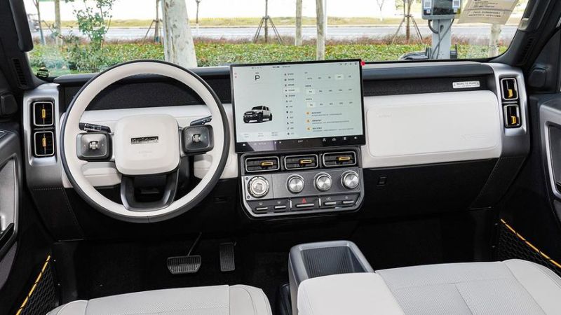 У Chery появился забавный «внедорожник» iCar V23