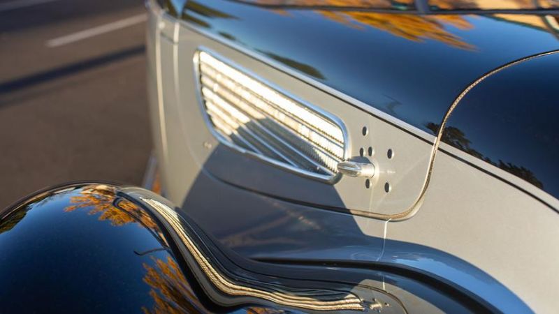 Довоенный BMW 327 выставили на торги в США
