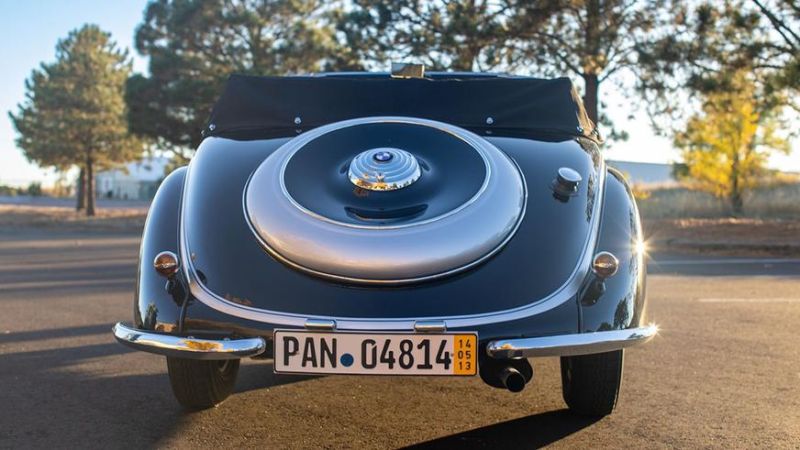 Довоенный BMW 327 выставили на торги в США