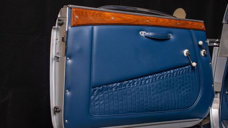 Довоенный BMW 327 выставили на торги в США