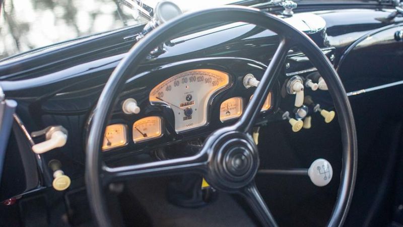 Довоенный BMW 327 выставили на торги в США