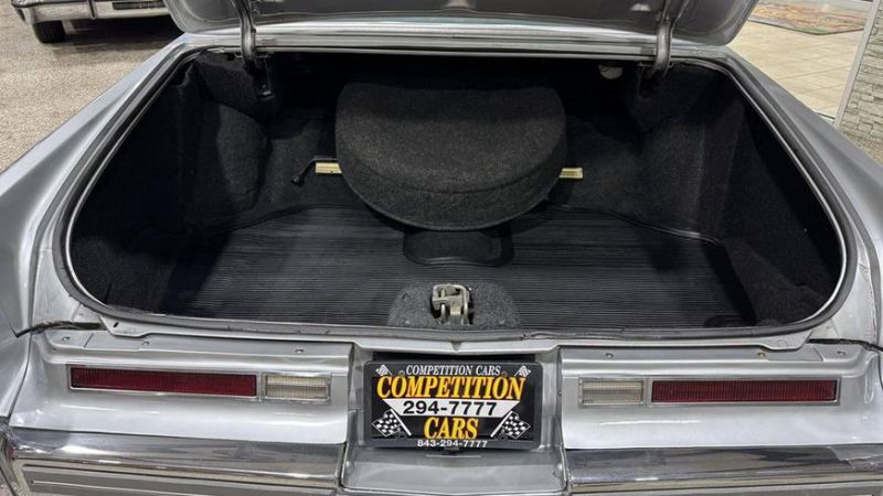 Раритетный Cadillac Fleetwood 1976 года выставлен на торги